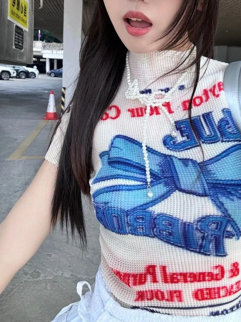 American Cartoon High Collar Summer Short Sleeve New Women's T-shirt Printed Spicy Short Folded Slimming Short Top
American Cartoon High Collar Summer Short Sleeve New Women's T-shirt Printed Spicy Short Folded Slimming Short Top