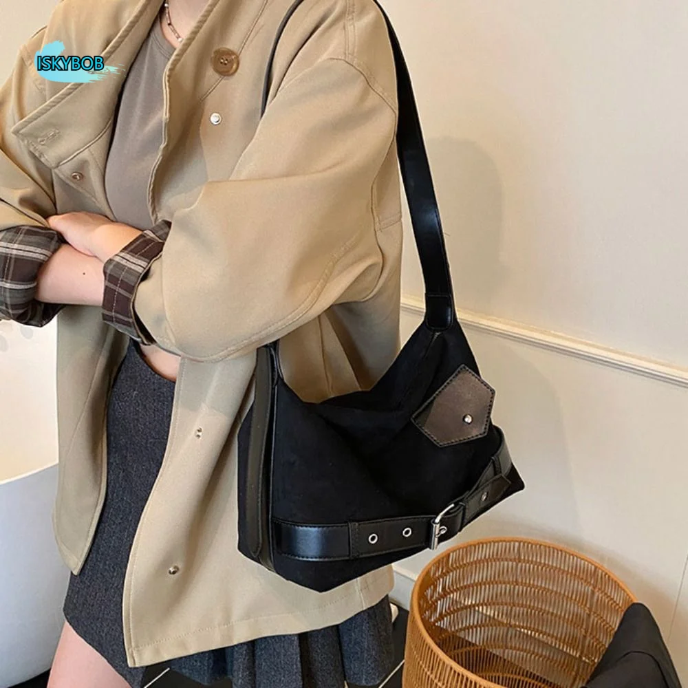 Повседневная сумка-тоут в корейском стиле из замши, однотонная, из матовой искусственной кожи, вместительная сумка-хобо, сумка на плечо для путешествий
Повседневная сумка-тоут в корейском стиле из замши, однотонная, из матовой искусственной кожи, вместительная сумка-хобо, сумка на плечо для путешествий