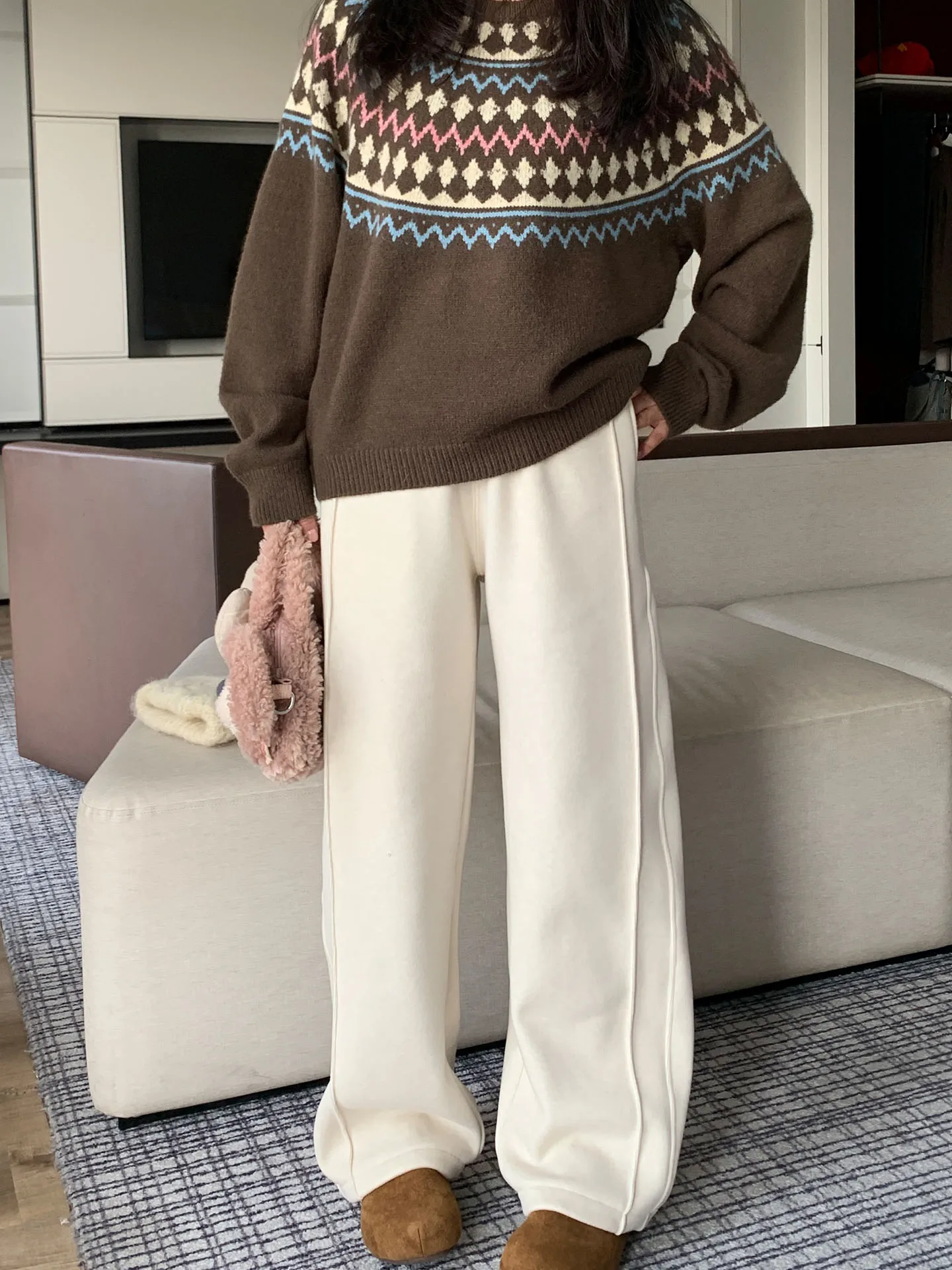 Женские повседневные брюки с высокой талией, на флисовой подкладке, прямого кроя, теплые, утягивающие, комфортные
Женские повседневные брюки с высокой талией, на флисовой подкладке, прямого кроя, теплые, утягивающие, комфортные