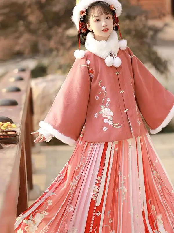 Женское традиционное китайское танцевальное платье Hanfu, Женский сказочный костюм для косплея, одежда династии Мин на осень и зиму
Женское традиционное китайское танцевальное платье Hanfu, Женский сказочный костюм для косплея, одежда династии Мин на осень и зиму