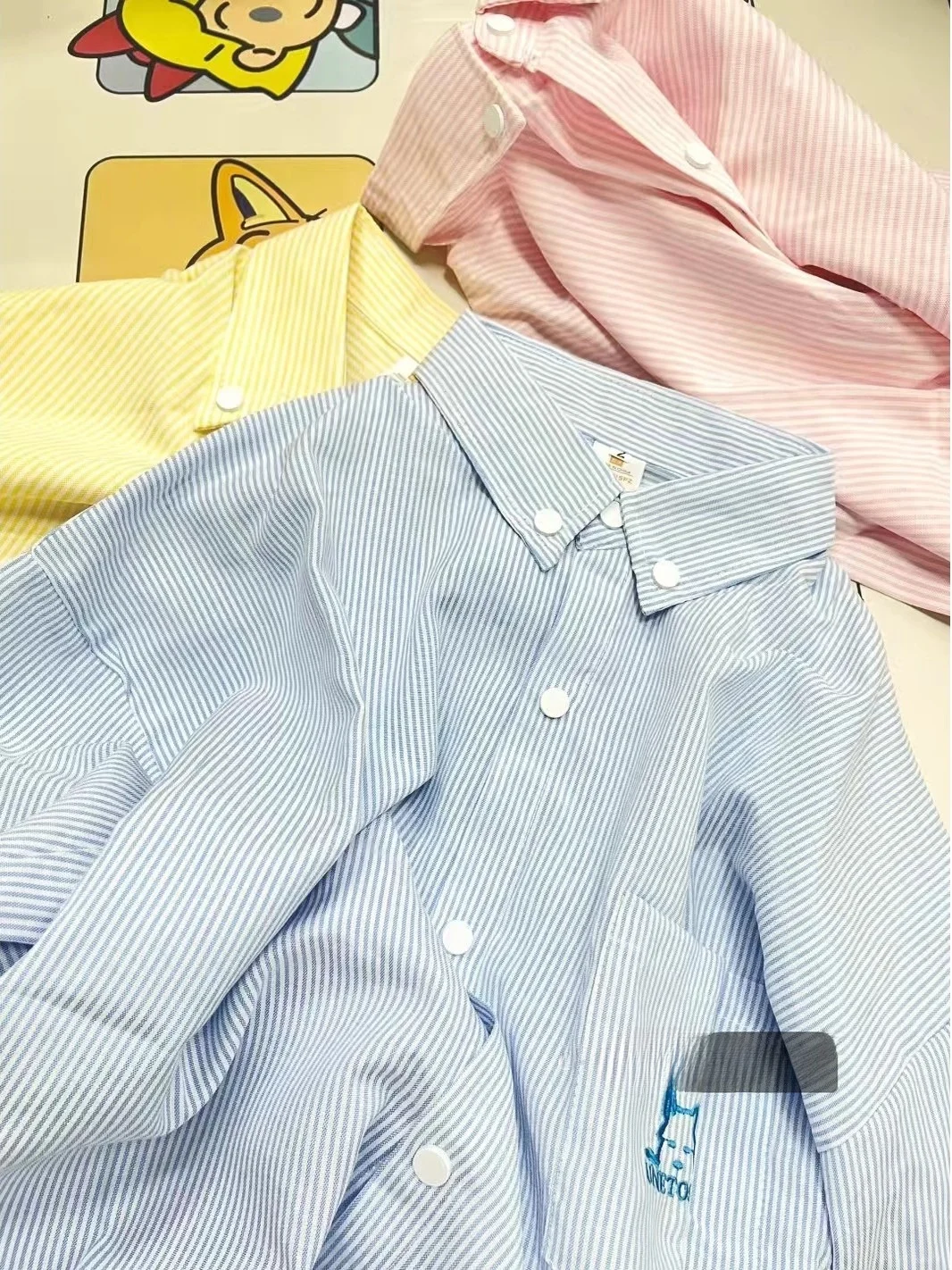 Уникальная корейская свободная длинная светящаяся синяя полосатая женская тонкая верхняя одежда с воротником-стойкой осеннего сезона
Уникальная корейская свободная длинная светящаяся синяя полосатая женская тонкая верхняя одежда с воротником-стойкой осеннего сезона