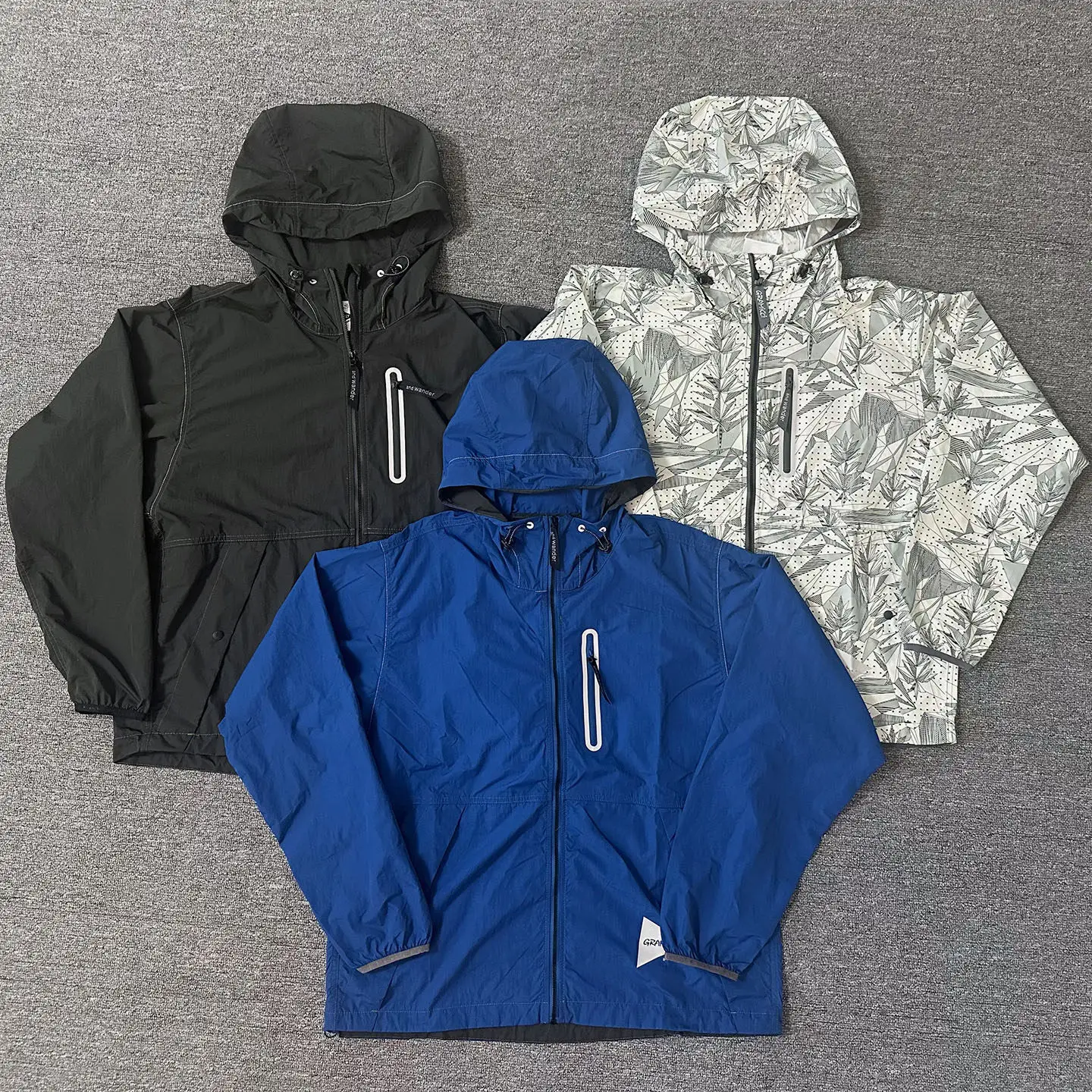 AndW Gramicci Collaboration Brushed Nylon Hooded Jacket Mountain Outdoor Functional Windproof Coat Men
AndW Gramicci Collaboration Brushed Nylon Hooded Jacket Mountain Outdoor Functional Windproof Coat Men