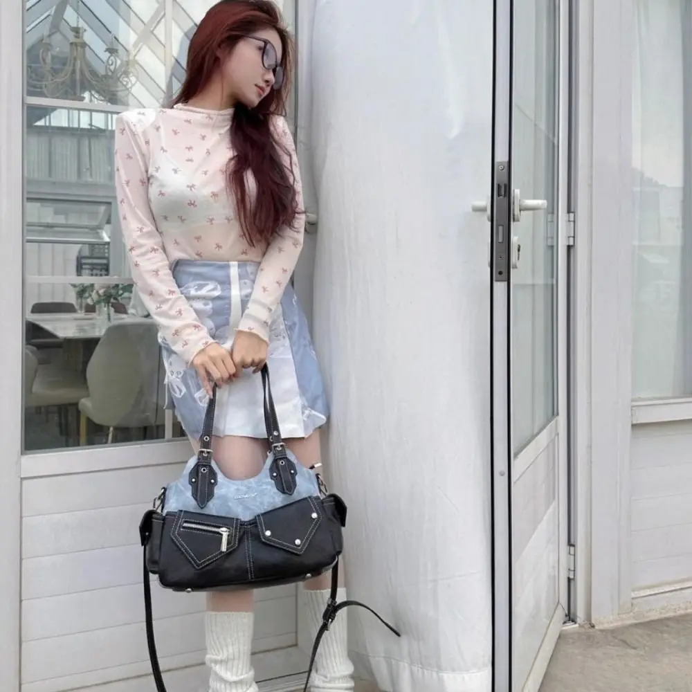 PU Women's Shoulder Bag Crossed Color with Denim Patchwork Crossbody Bag Large Capacity Casual Design Armpit Handbag Streetwear
PU Women's Shoulder Bag Crossed Color with Denim Patchwork Crossbody Bag Large Capacity Casual Design Armpit Handbag Streetwear