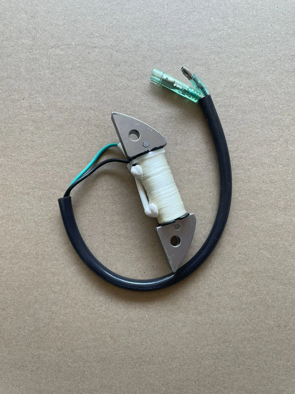 Outboard Motor Ignition Coil for Tohatsu Hidea Parsun 2 Stroke 9.8-12HP Boat Engine Accessires
Outboard Motor Ignition Coil for Tohatsu Hidea Parsun 2 Stroke 9.8-12HP Boat Engine Accessires