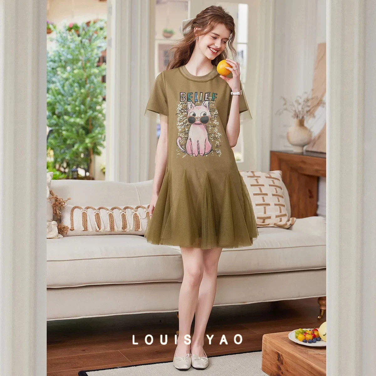 LOUIS YAO Painting Cat Letter Printed Women's Dress 2025 Summer New Sweet Splicing Mesh Short Sleeve Dresses
LOUIS YAO Painting Cat Letter Printed Women's Dress 2025 Summer New Sweet Splicing Mesh Short Sleeve Dresses