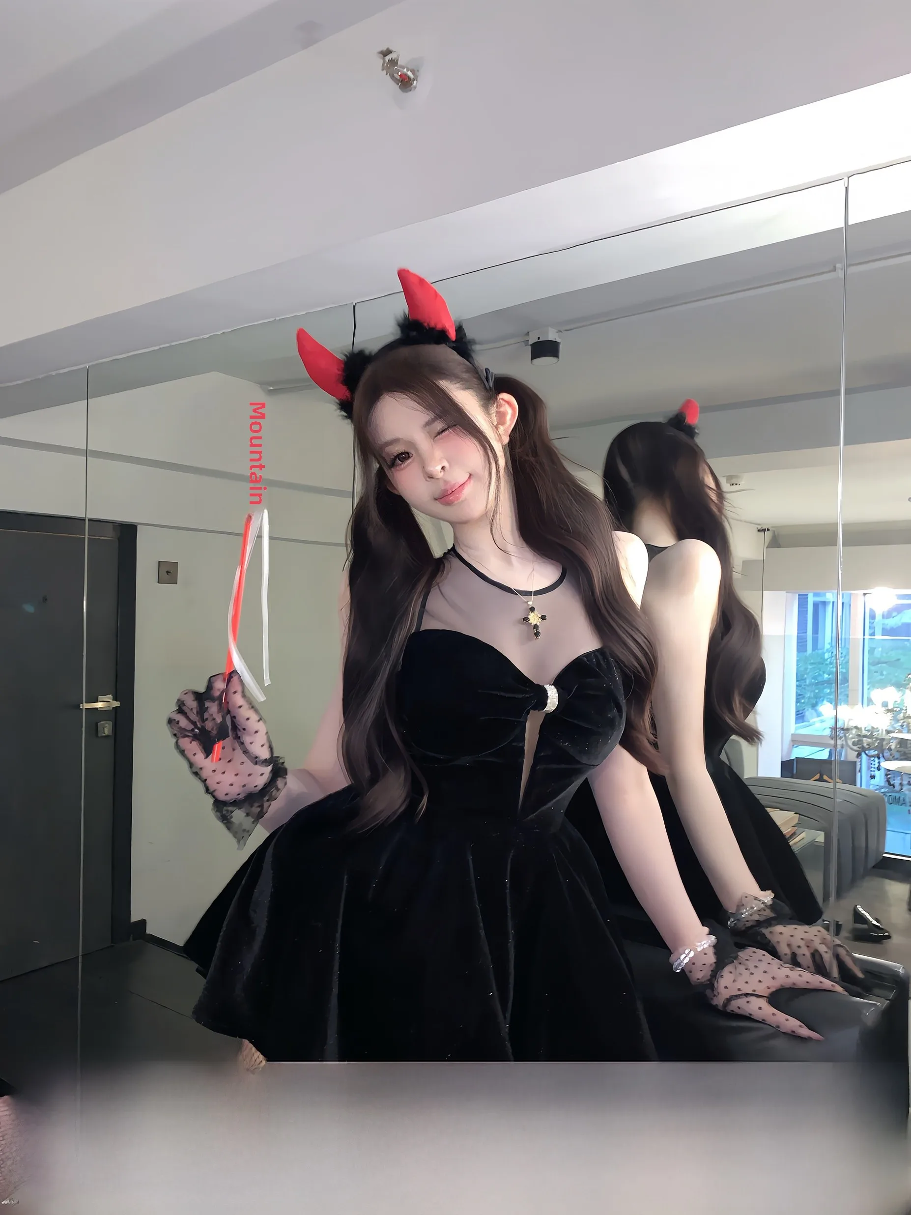 Новое женское бархатное платье А-силуэта с завышенной талией для осени и зимы, в китайском стиле, модное, цельное, для дня рождения
Новое женское бархатное платье А-силуэта с завышенной талией для осени и зимы, в китайском стиле, модное, цельное, для дня рождения