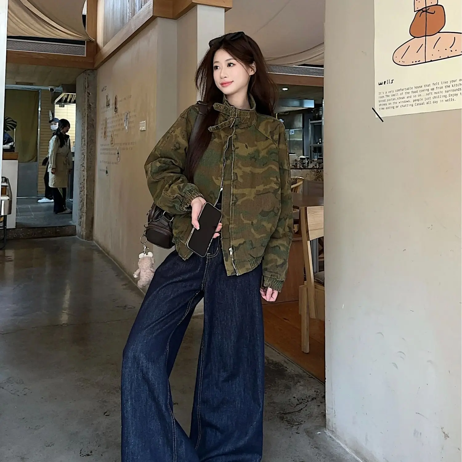 American Retro Camouflage Denim Long-Sleeved Jacket Women 2025 Spring New Wash Stand Collar Loose Versatile Work Jacket
American Retro Camouflage Denim Long-Sleeved Jacket Women 2025 Spring New Wash Stand Collar Loose Versatile Work Jacket