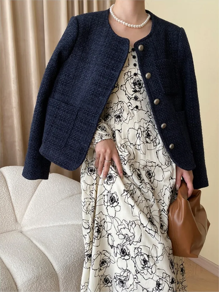 Navy blue woven tweed coat Spring/fall women's small fragrance vintage coat
Navy blue woven tweed coat Spring/fall women's small fragrance vintage coat