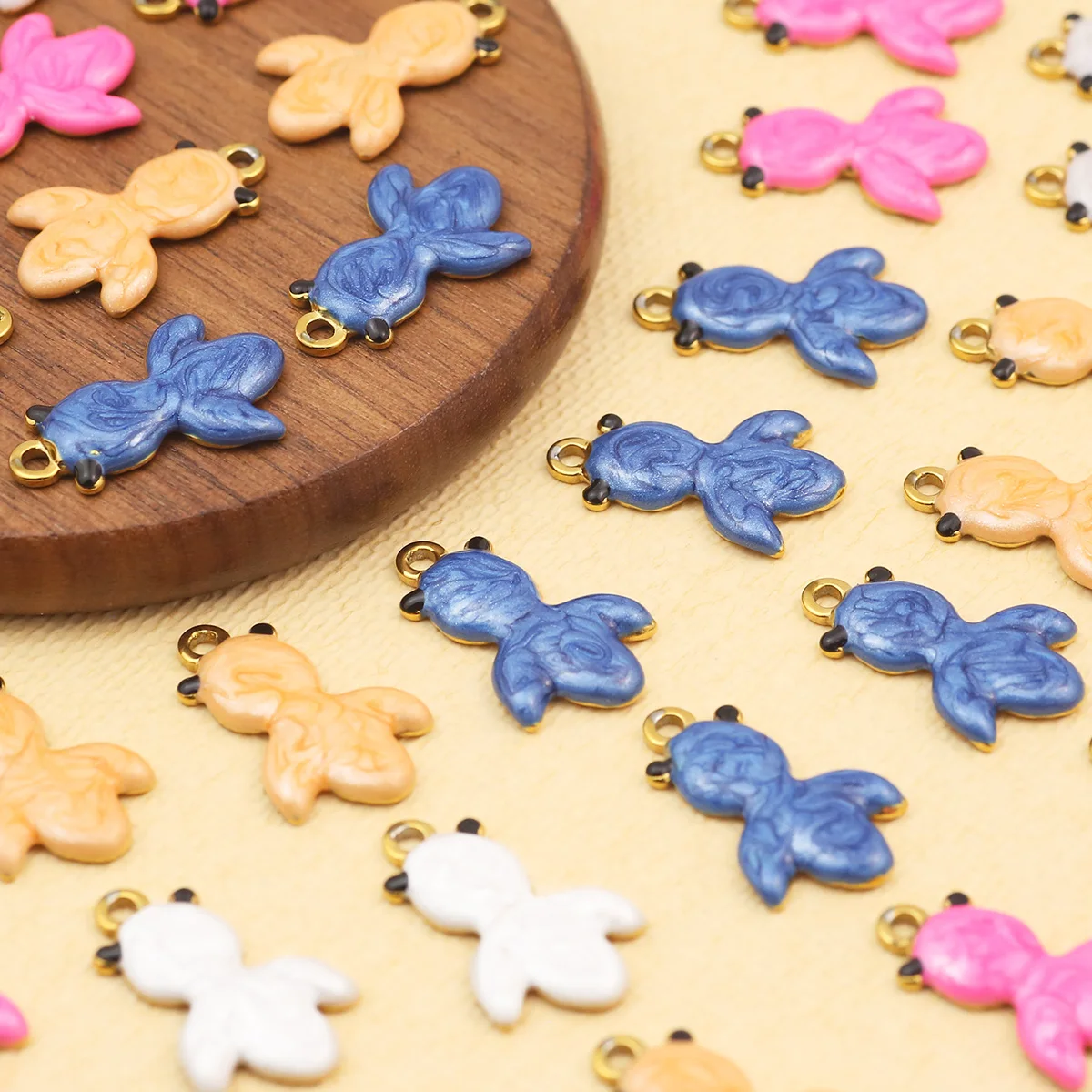 14x23mm Stainless Steel Goldfish Pendant Assorted Colors Handmade DIY Ideal Jewelry Making Necklace Bracelet Pendant Accessories
14x23mm Stainless Steel Goldfish Pendant Assorted Colors Handmade DIY Ideal Jewelry Making Necklace Bracelet Pendant Accessories