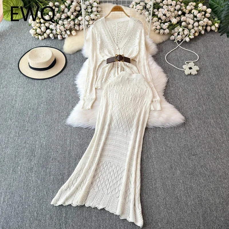 EWQ Knitted 2 Piece Sets Women 2024 Autumn New V-neck Single Breasted Belt Long Sleeve Top+High Waist Mermaid Skirt 27X1172
EWQ Knitted 2 Piece Sets Women 2024 Autumn New V-neck Single Breasted Belt Long Sleeve Top+High Waist Mermaid Skirt 27X1172