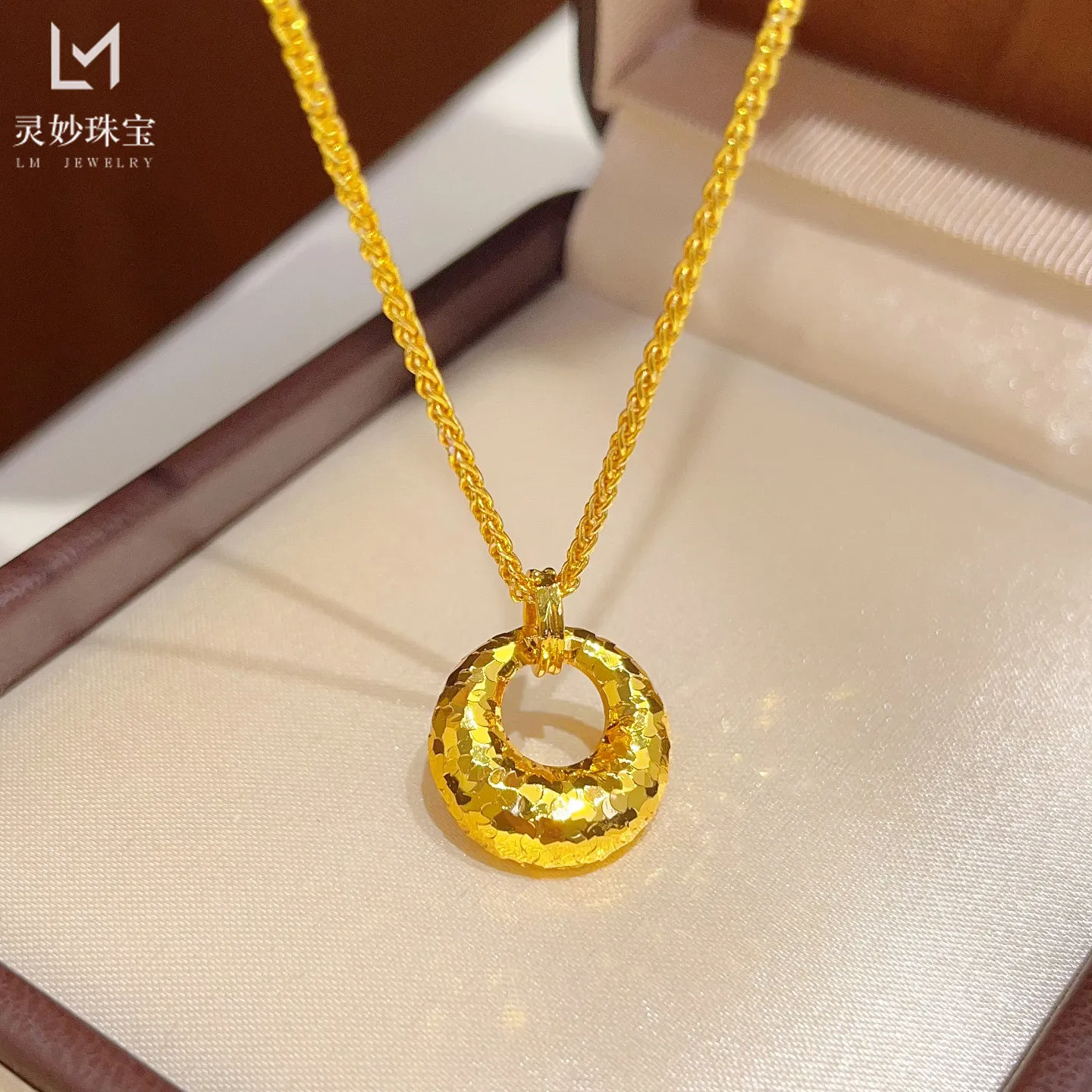 Precious Necklace Pendant Women's 24K Gold AU999 - Dynamic Round Plump Pendant, Cute Solid Gold Jewelry, Friend Gift Option
Precious Necklace Pendant Women's 24K Gold AU999 - Dynamic Round Plump Pendant, Cute Solid Gold Jewelry, Friend Gift Option