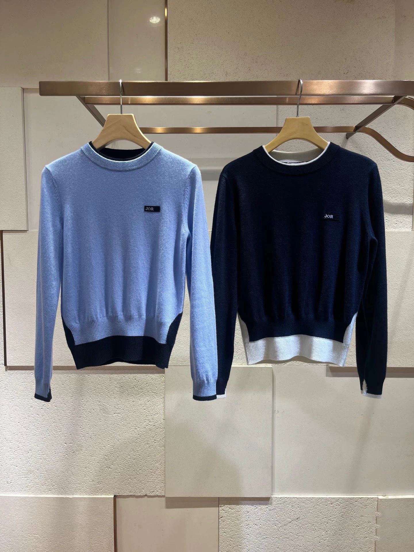 Женский вязаный шерстяной свитер JR Original с круглым вырезом, имитация двухслойности, лоскутный дизайн, осенний сезон, топ с длинными рукавами
Женский вязаный шерстяной свитер JR Original с круглым вырезом, имитация двухслойности, лоскутный дизайн, осенний сезон, топ с длинными рукавами