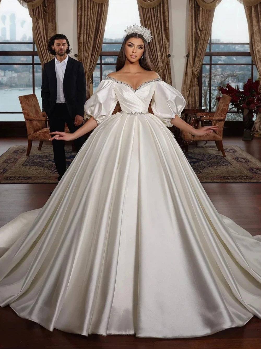 Elegant Princess Wedding Dresses Off Shoulder Beaded Crystal Bride Ball Gowns Custom Made Robes De Mariée
Elegant Princess Wedding Dresses Off Shoulder Beaded Crystal Bride Ball Gowns Custom Made Robes De Mariée