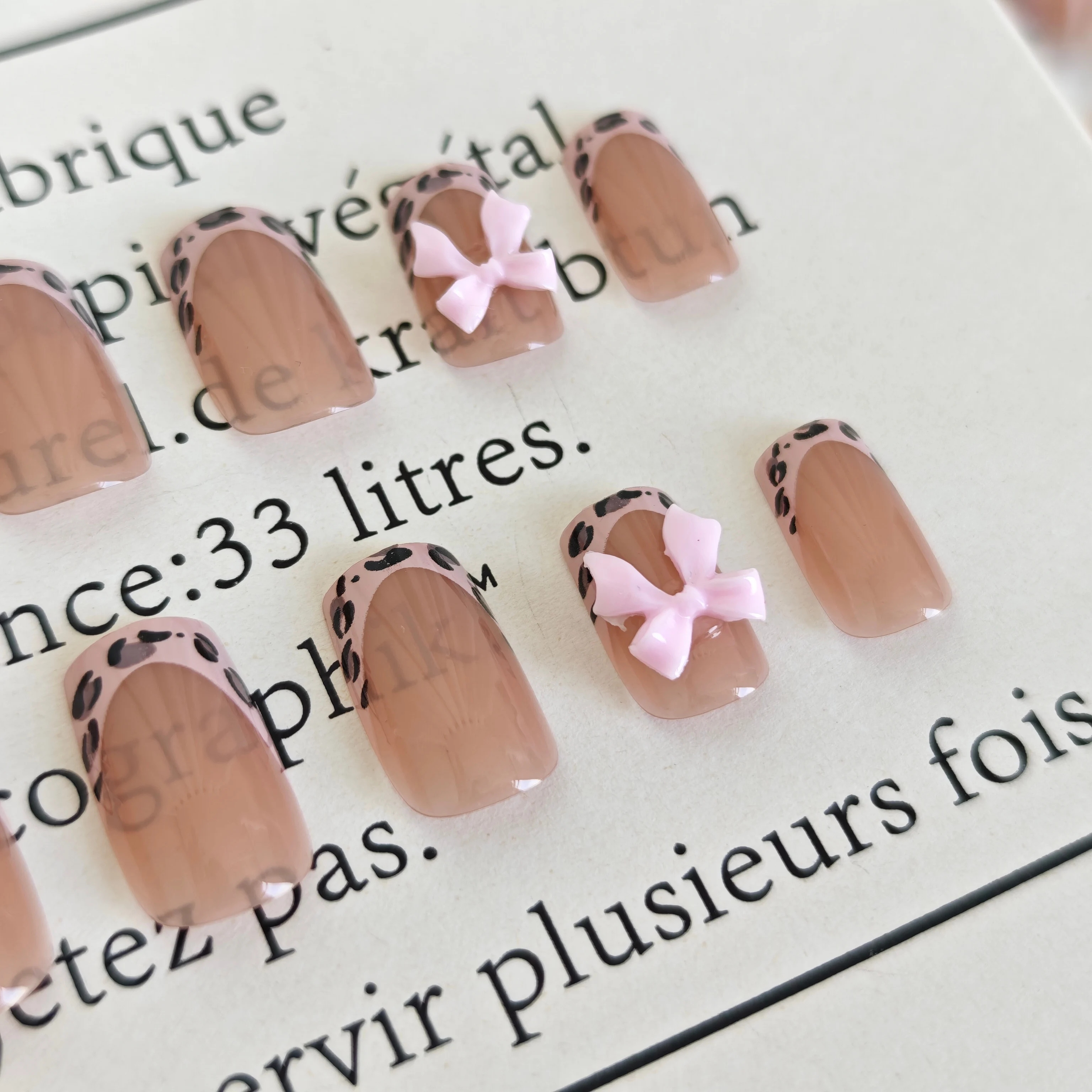 24pc French Leopard Nails 3D Bow Short European Square-Shaped Press-Ons Sweet Style & Mix Sizes Fake Nails Set
24pc French Leopard Nails 3D Bow Short European Square-Shaped Press-Ons Sweet Style & Mix Sizes Fake Nails Set