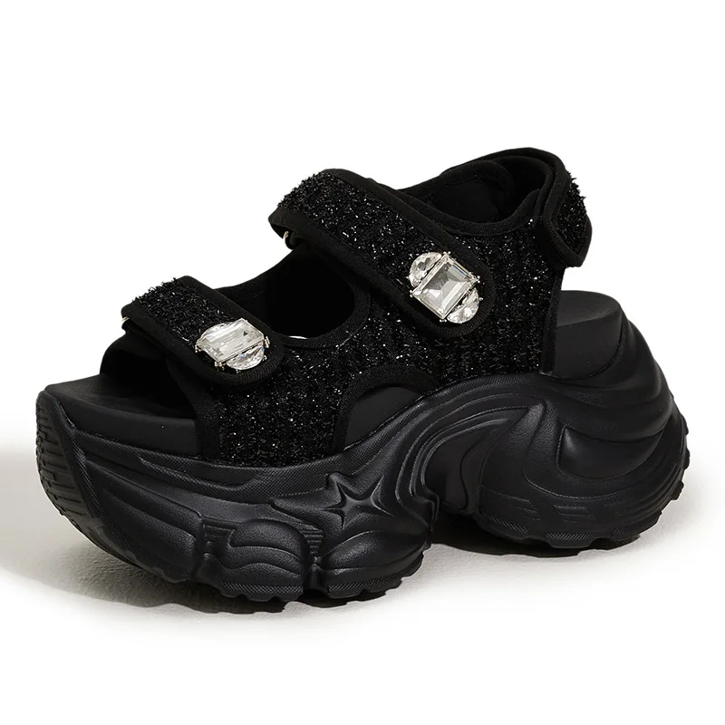 Женские босоножки на толстом каблуке 9 см, летние дышащие тапочки без шнуровки, кожаные пляжные сандалии с волшебной лентой, повседневная обувь с блестящими бриллиантами
Женские босоножки на толстом каблуке 9 см, летние дышащие тапочки без шнуровки, кожаные пляжные сандалии с волшебной лентой, повседневная обувь с блестящими бриллиантами