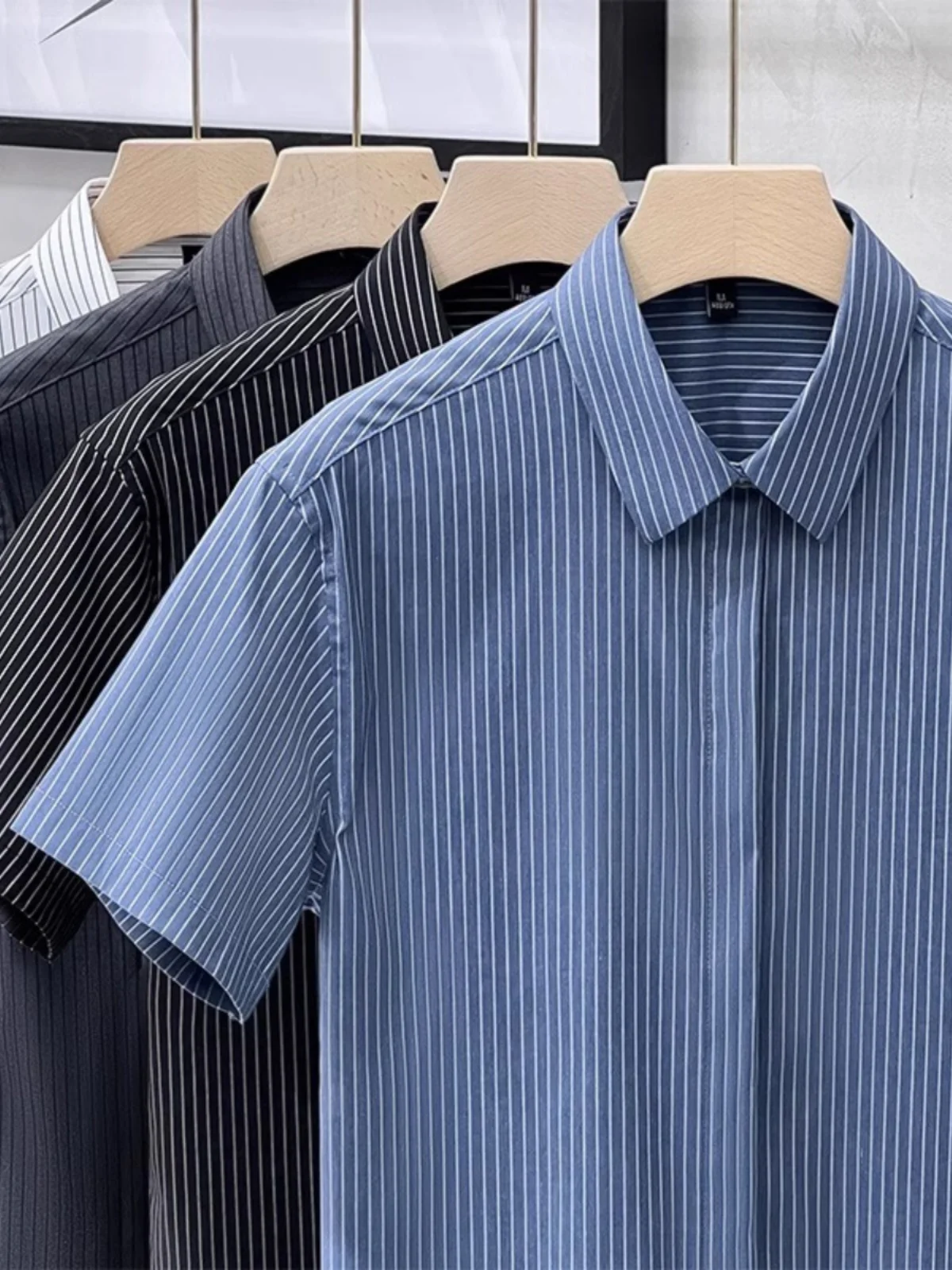Summer Business Shirt Men's Short Sleeve Slim Fit Casual High-End Korean Style Dark Button Vertical Stripes Shirt
Summer Business Shirt Men's Short Sleeve Slim Fit Casual High-End Korean Style Dark Button Vertical Stripes Shirt