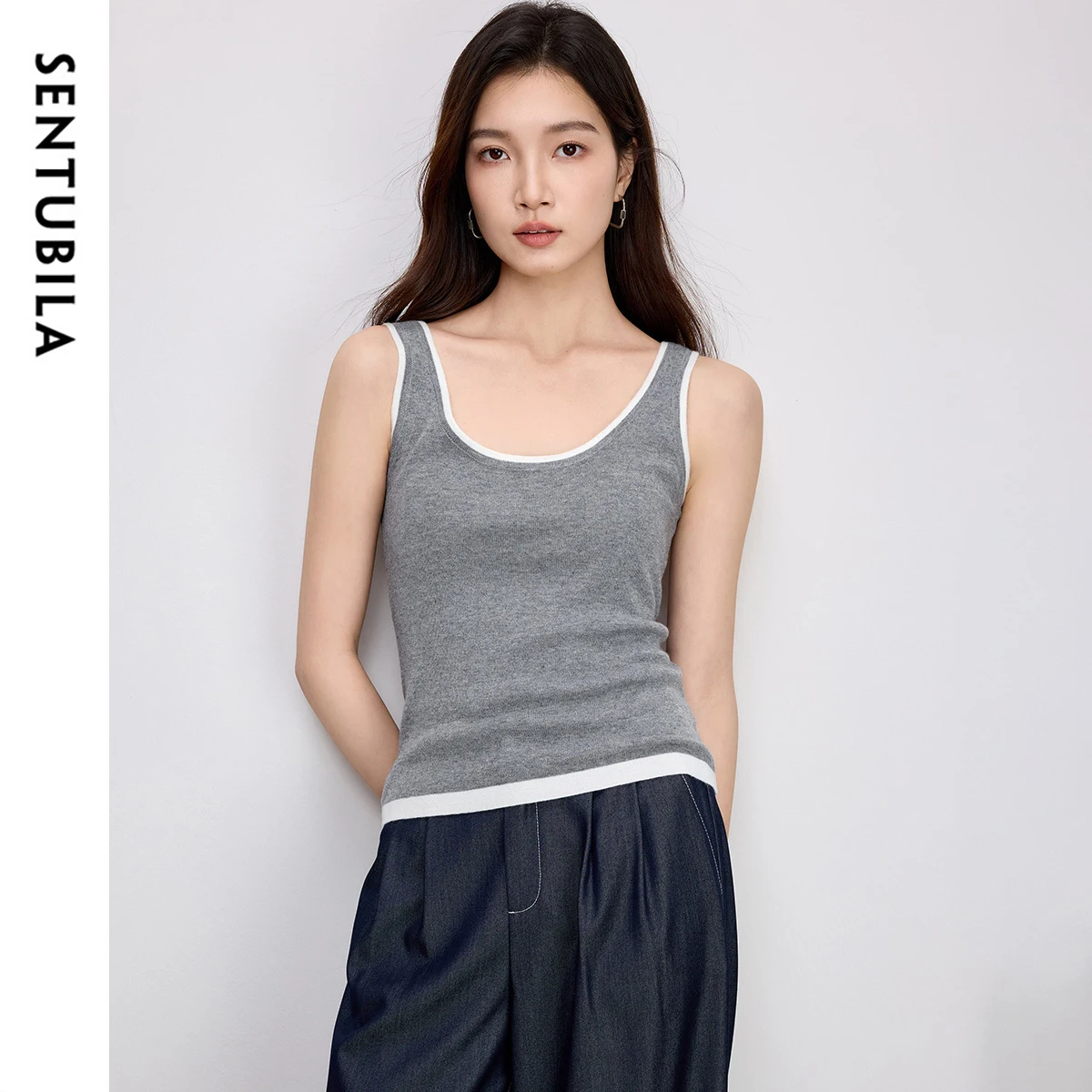SENTUBILA Spliced Knitted Tanks Tops Women 2025 Spring Summer Wool Blend Sport U Neck Sleeveless Slim Fit Ladies Tops W52I59245
SENTUBILA Spliced Knitted Tanks Tops Women 2025 Spring Summer Wool Blend Sport U Neck Sleeveless Slim Fit Ladies Tops W52I59245