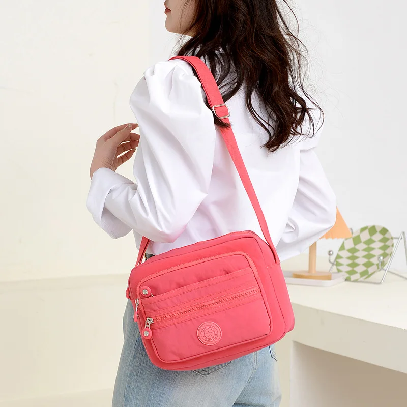 Просторная сумка-тоут для мамы, легкая сумка для подгузников для женщин, водостойкая сумка через плечо, большая вместительная сумка через плечо, модная сумка
Просторная сумка-тоут для мамы, легкая сумка для подгузников для женщин, водостойкая сумка через плечо, большая вместительная сумка через плечо, модная сумка 