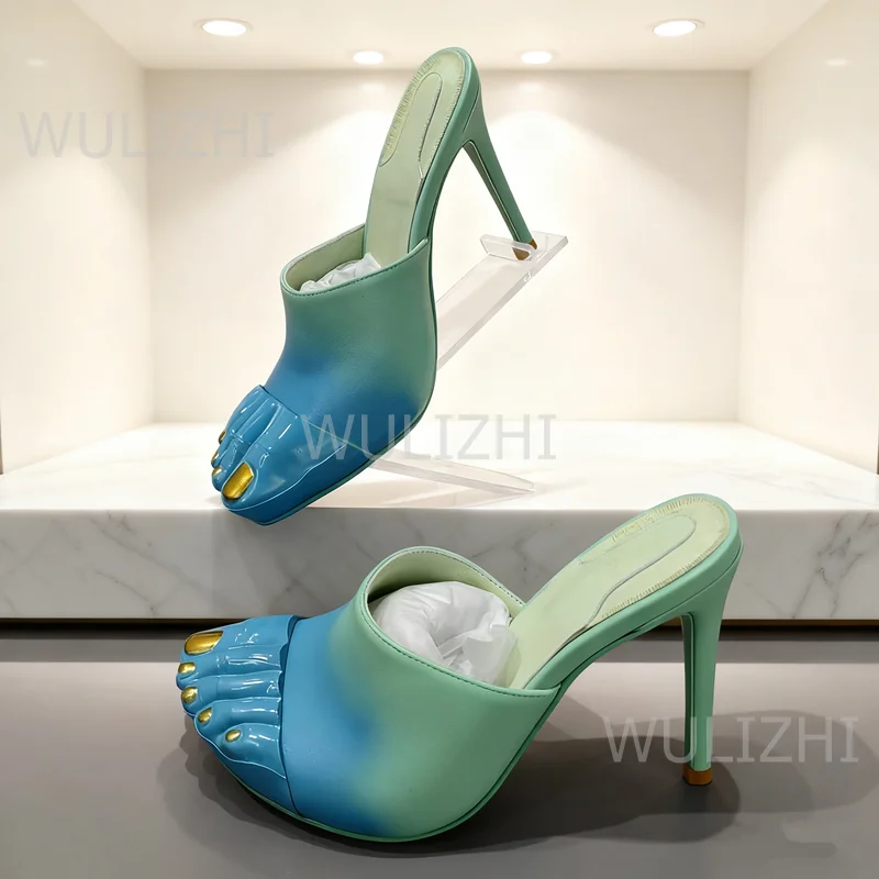 Gold Five-Toe Blue Leather 3D Slippers Women Stiletto Heels Green Gradient Open Sandals Street Style Sexy Unusual Round-Toe Shoe
Gold Five-Toe Blue Leather 3D Slippers Women Stiletto Heels Green Gradient Open Sandals Street Style Sexy Unusual Round-Toe Shoe