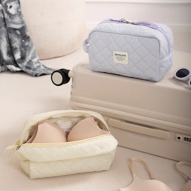 New Underwear Storage Bag, Business Trip Travel, Portable Underwear Storage Bag, Large Capacity, Premium Bra Bag, Cosmetic Bag
New Underwear Storage Bag, Business Trip Travel, Portable Underwear Storage Bag, Large Capacity, Premium Bra Bag, Cosmetic Bag