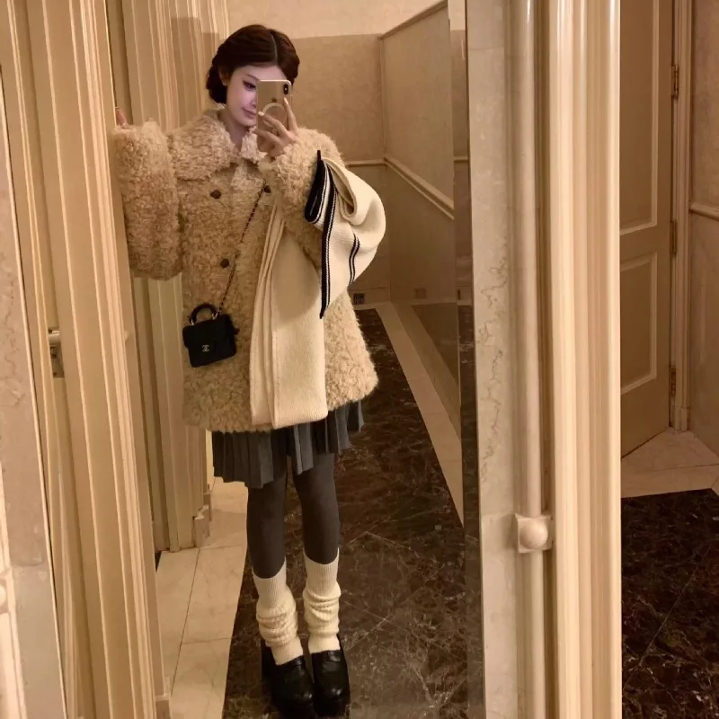 Lapel Faux Fur Jackets Loose Double Breasted Brown Furry Jackets Fluffy Leather and Fur Thick Ladies Plush Coat Faux Lamb Luxury
Lapel Faux Fur Jackets Loose Double Breasted Brown Furry Jackets Fluffy Leather and Fur Thick Ladies Plush Coat Faux Lamb Luxury