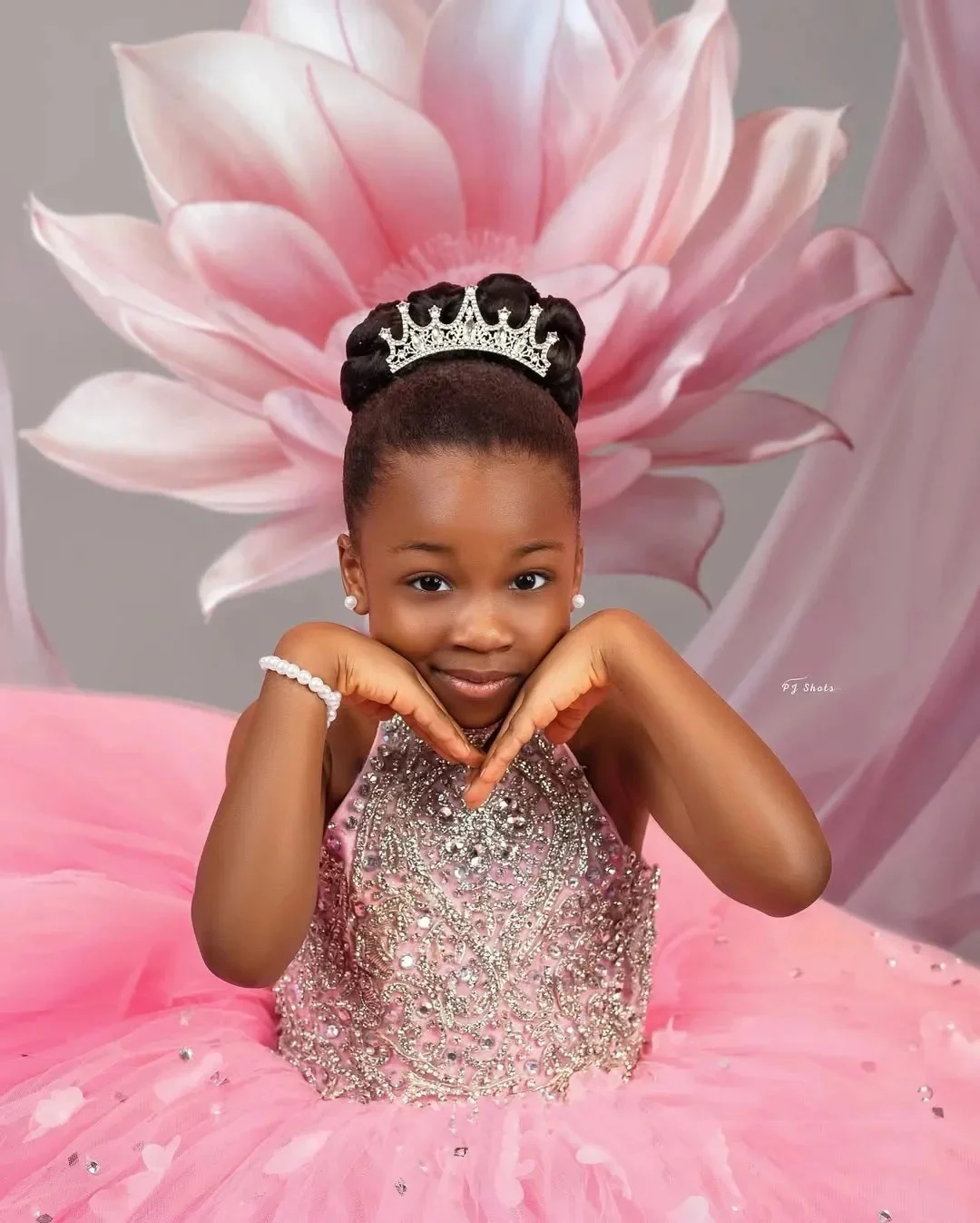 Customized Pink High Low Flower Girl Dress Detachable Train Litter Queen Ball Gowns Crystal Girls Birthday Dress for Wedding
Customized Pink High Low Flower Girl Dress Detachable Train Litter Queen Ball Gowns Crystal Girls Birthday Dress for Wedding
