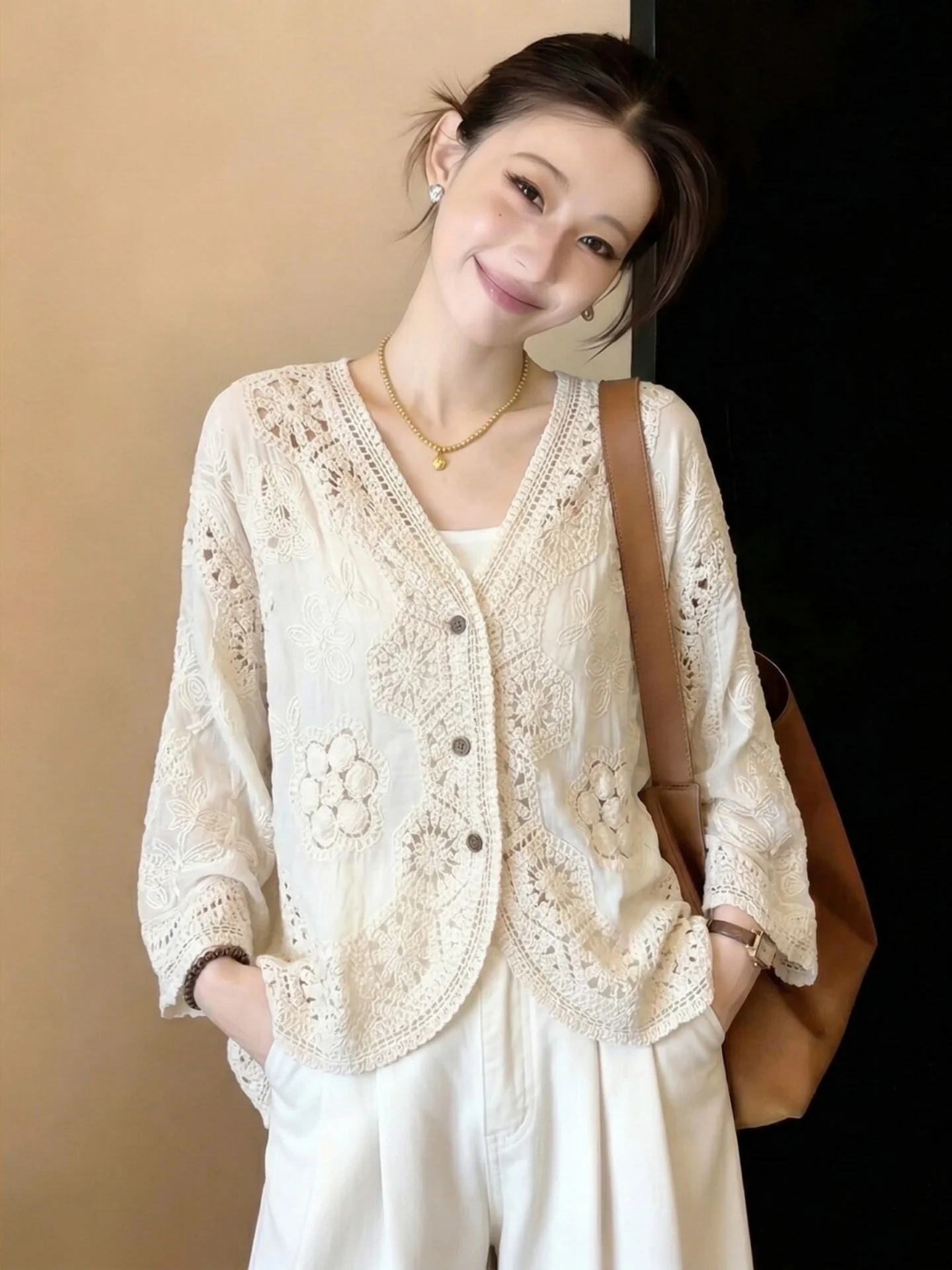 Women's Lace Hollow out V-Neck Cardigan Summer Thin Air Conditioning Cover up Slimming Outerwear Korean Style Loose Fit Shirt
Women's Lace Hollow out V-Neck Cardigan Summer Thin Air Conditioning Cover up Slimming Outerwear Korean Style Loose Fit Shirt