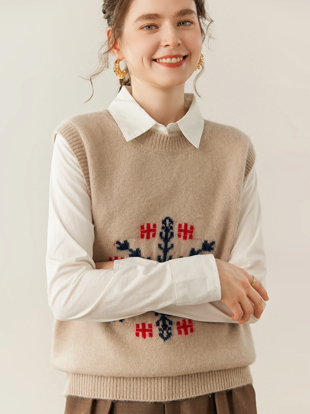 Autumn New Sle Women's Camere Sweater round Ne Svel Knitted Layering Vest Loose Slimming Versatile Sweater Vest
Autumn New Sle Women's Camere Sweater round Ne Svel Knitted Layering Vest Loose Slimming Versatile Sweater Vest