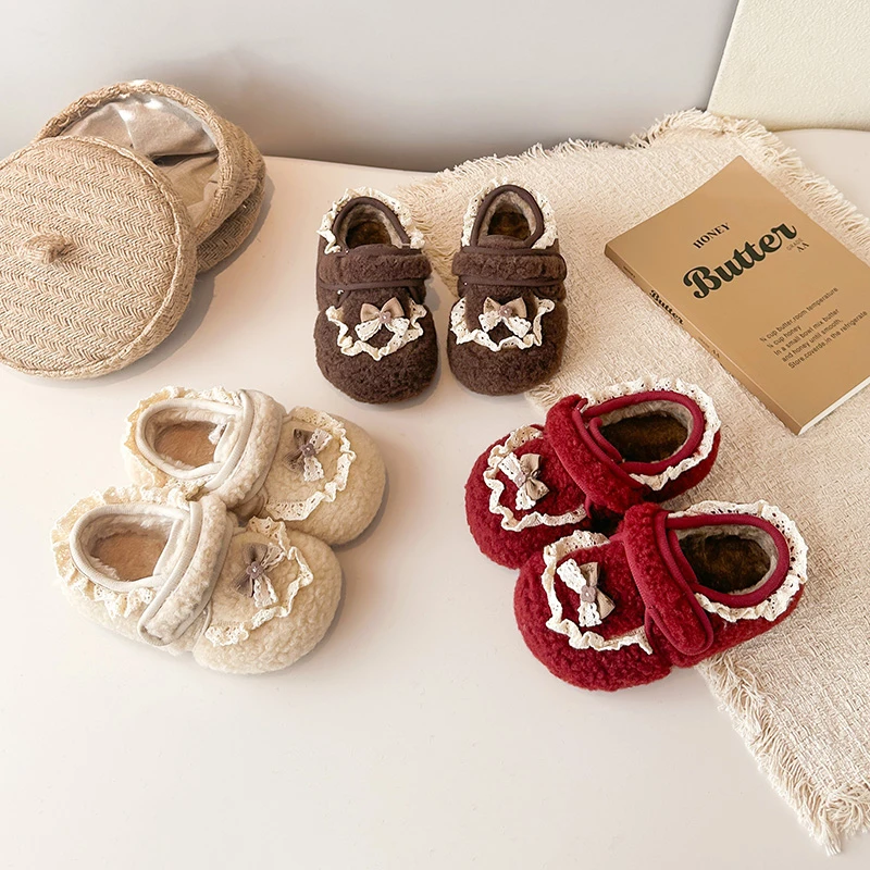 Girls Casual Shoes Suede Warm Princess Style Kids Flat Shoes Sweet Lace 2025 Winter New Children Sweet Fashion Shoes Round Toes
Girls Casual Shoes Suede Warm Princess Style Kids Flat Shoes Sweet Lace 2025 Winter New Children Sweet Fashion Shoes Round Toes