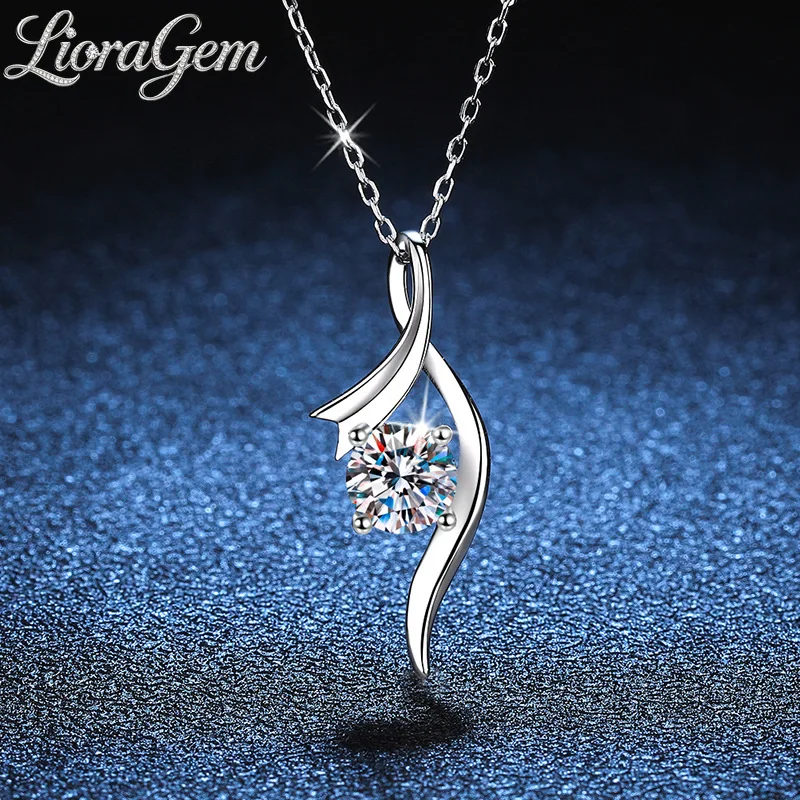 LioraGem Classic 4-Prong 1-Carat Moissanite Pendant, Stylish Irregular Moissanite Necklace for Women Platinum PT950 Stamp
LioraGem Classic 4-Prong 1-Carat Moissanite Pendant, Stylish Irregular Moissanite Necklace for Women Platinum PT950 Stamp