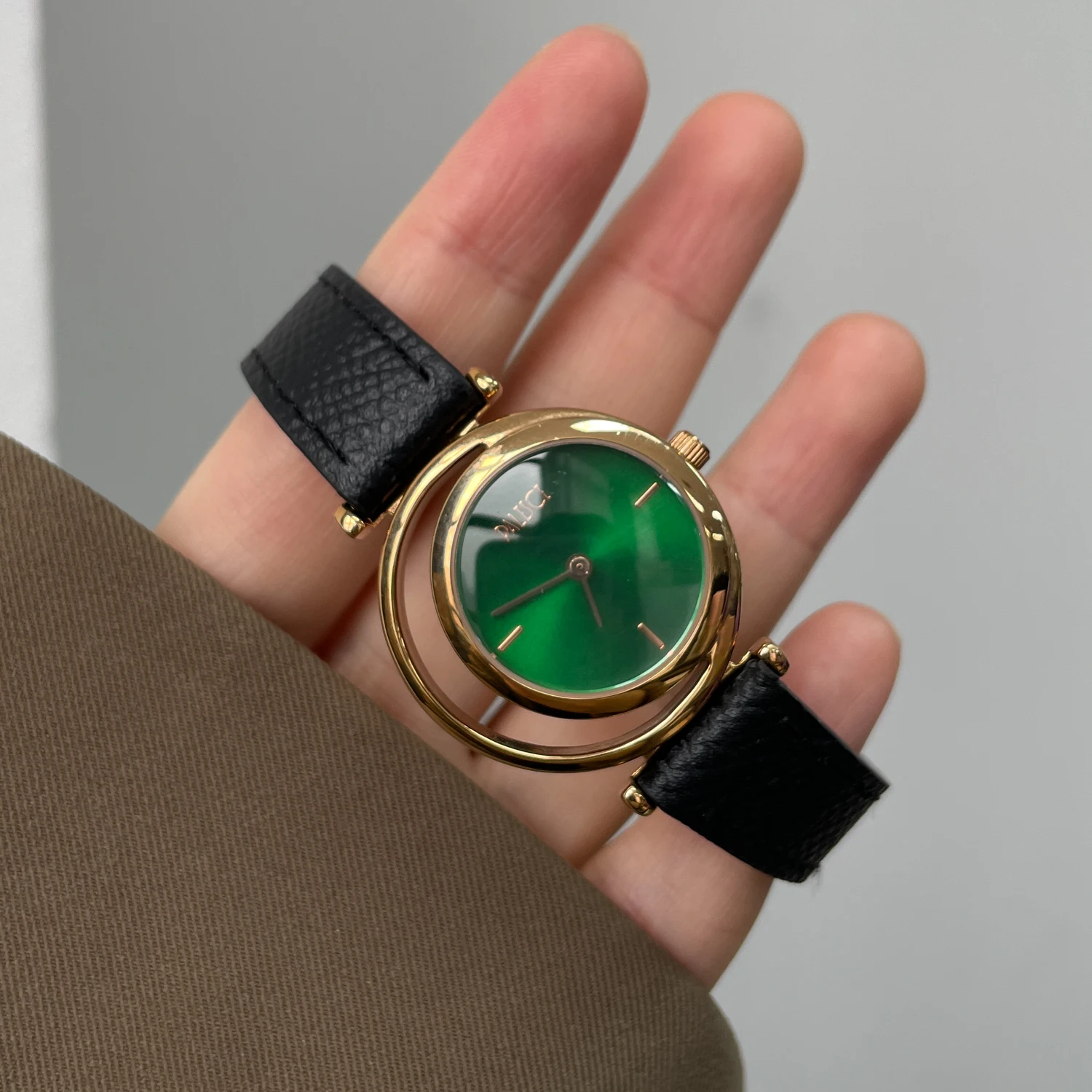 CILOA Fashionable, exquisite, niche, high-end stylish women's waterproof daily watch
CILOA Fashionable, exquisite, niche, high-end stylish women's waterproof daily watch