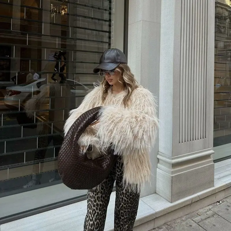 Women's Fashionable Short Length Long Sleeve round Neck Artificial Fur Coat Autumn Winter New Arrival Retro Style Versatile O...
Women's Fashionable Short Length Long Sleeve round Neck Artificial Fur Coat Autumn Winter New Arrival Retro Style Versatile O...