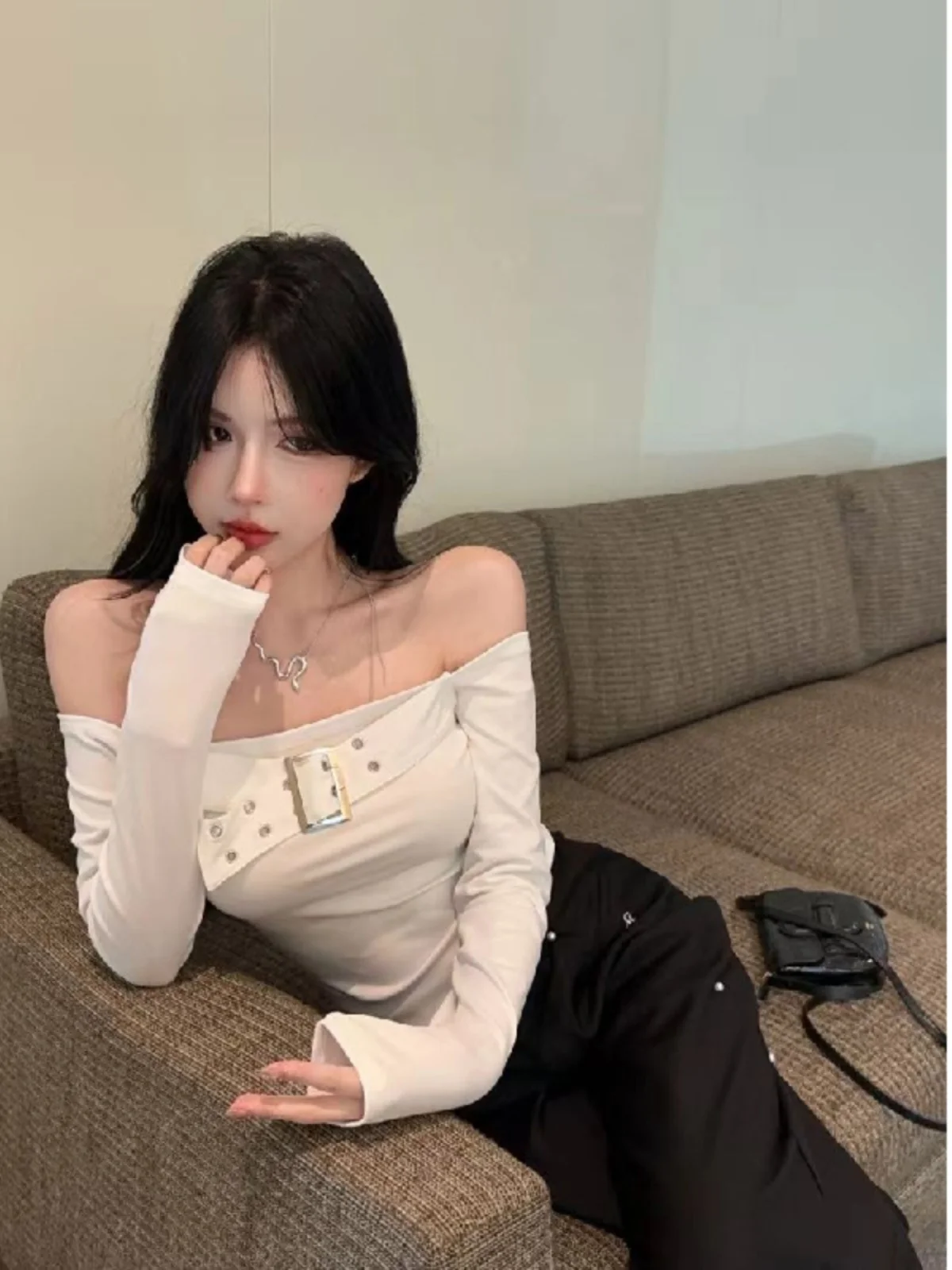 Off Shoulder T-Shirt Women For Gym Womens Work Office Elegant Simple Clean Fitting Slim Versatile Professional Mature Lady Girls
Off Shoulder T-Shirt Women For Gym Womens Work Office Elegant Simple Clean Fitting Slim Versatile Professional Mature Lady Girls