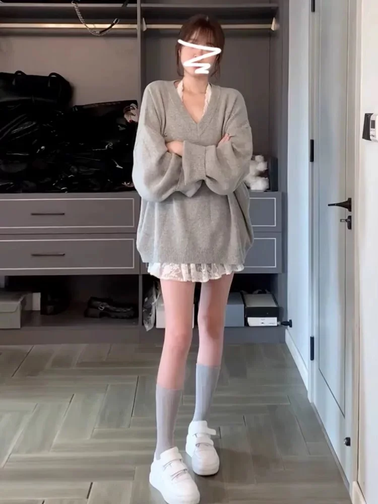 Gray V-Neck Knitted Sweater Women's Outerwear Lazy Style High-End Feeling Autumn Winter Seasonal Long Sleeve Top
Gray V-Neck Knitted Sweater Women's Outerwear Lazy Style High-End Feeling Autumn Winter Seasonal Long Sleeve Top
