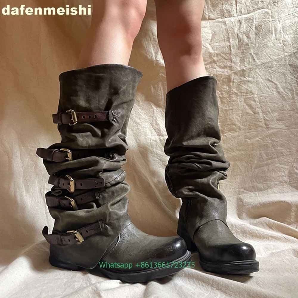 Ковбойские сапоги с пряжкой и ремешком, женские брюки, плиссированные сапоги до середины икры, уличные модные сапоги до колена на платформе с круглым носком
Ковбойские сапоги с пряжкой и ремешком, женские брюки, плиссированные сапоги до середины икры, уличные модные сапоги до колена на платформе с круглым носком