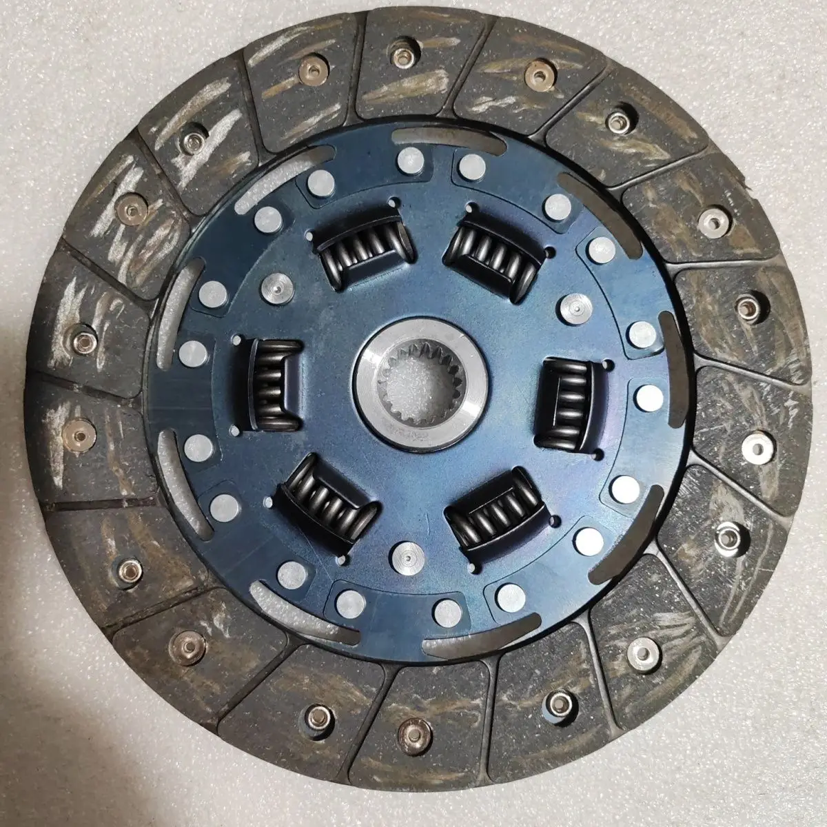 SOKON K01 K02 K05 K07 V21 V25 V27 clutch plate for 1.3L engine 474 1300cc original mini truck
SOKON K01 K02 K05 K07 V21 V25 V27 clutch plate for 1.3L engine 474 1300cc original mini truck