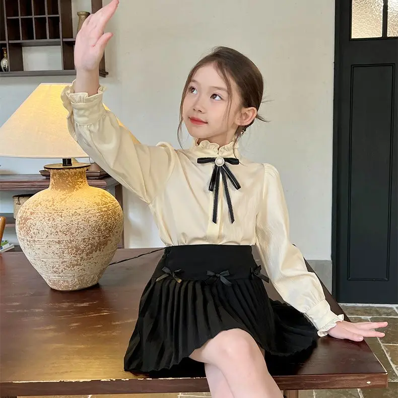 Retail New Baby Girls Korea Summer Elegant Sets, Bow Blouse + Black Skrits Princess Fashion suits Girl 3-8 T
Retail New Baby Girls Korea Summer Elegant Sets, Bow Blouse + Black Skrits Princess Fashion suits Girl 3-8 T
