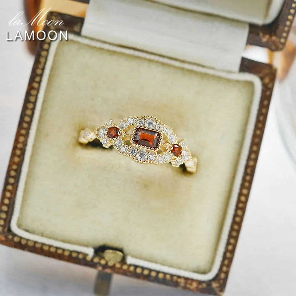 LAMOON винтажное роскошное кольцо с натуральным красным гранатом и драгоценным камнем для женщин, стиль суда, стерлинговое серебро 925, позолоченное ювелирное изделие, подарок
LAMOON винтажное роскошное кольцо с натуральным красным гранатом и драгоценным камнем для женщин, стиль суда, стерлинговое серебро 925, позолоченное ювелирное изделие, подарок