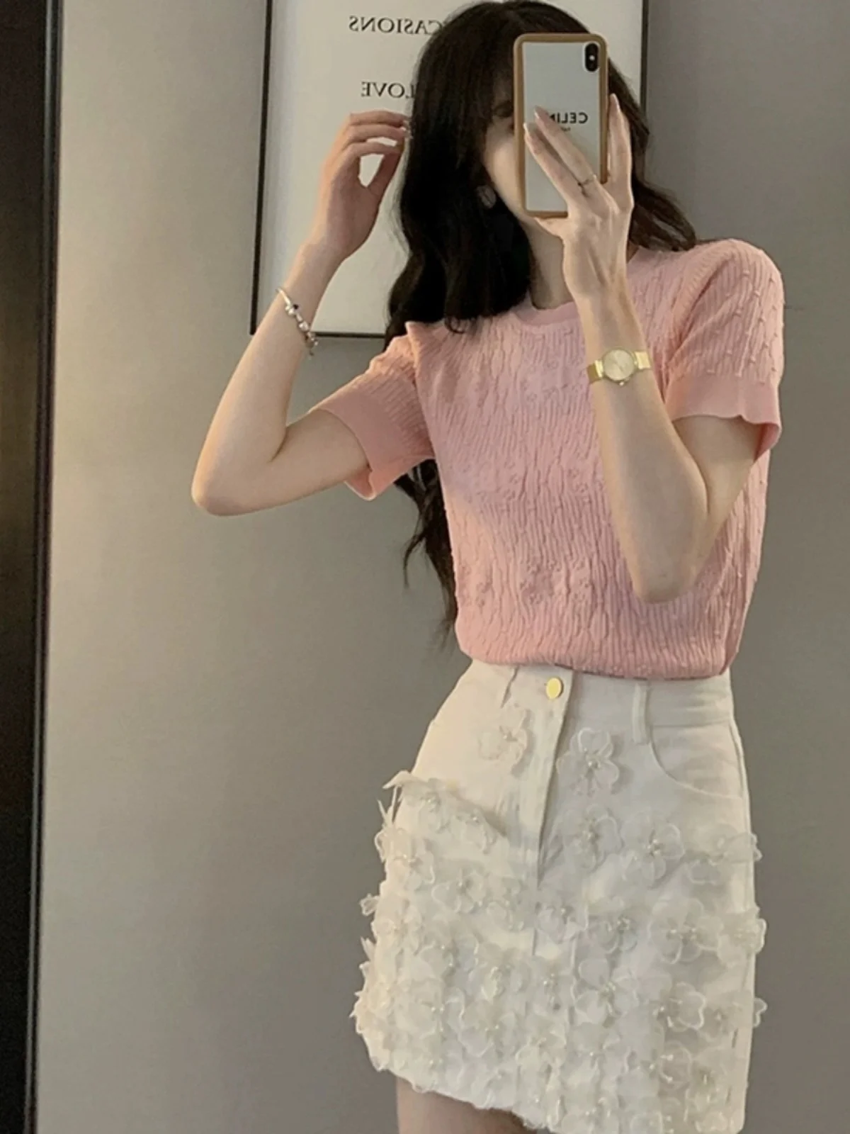 Elegant Short Sleeve Knitted Top for Women Spring Summer 2024 Design Sensation Korean Style Sweet Atmosphere Fashionabl...
Elegant Short Sleeve Knitted Top for Women Spring Summer 2024 Design Sensation Korean Style Sweet Atmosphere Fashionabl...