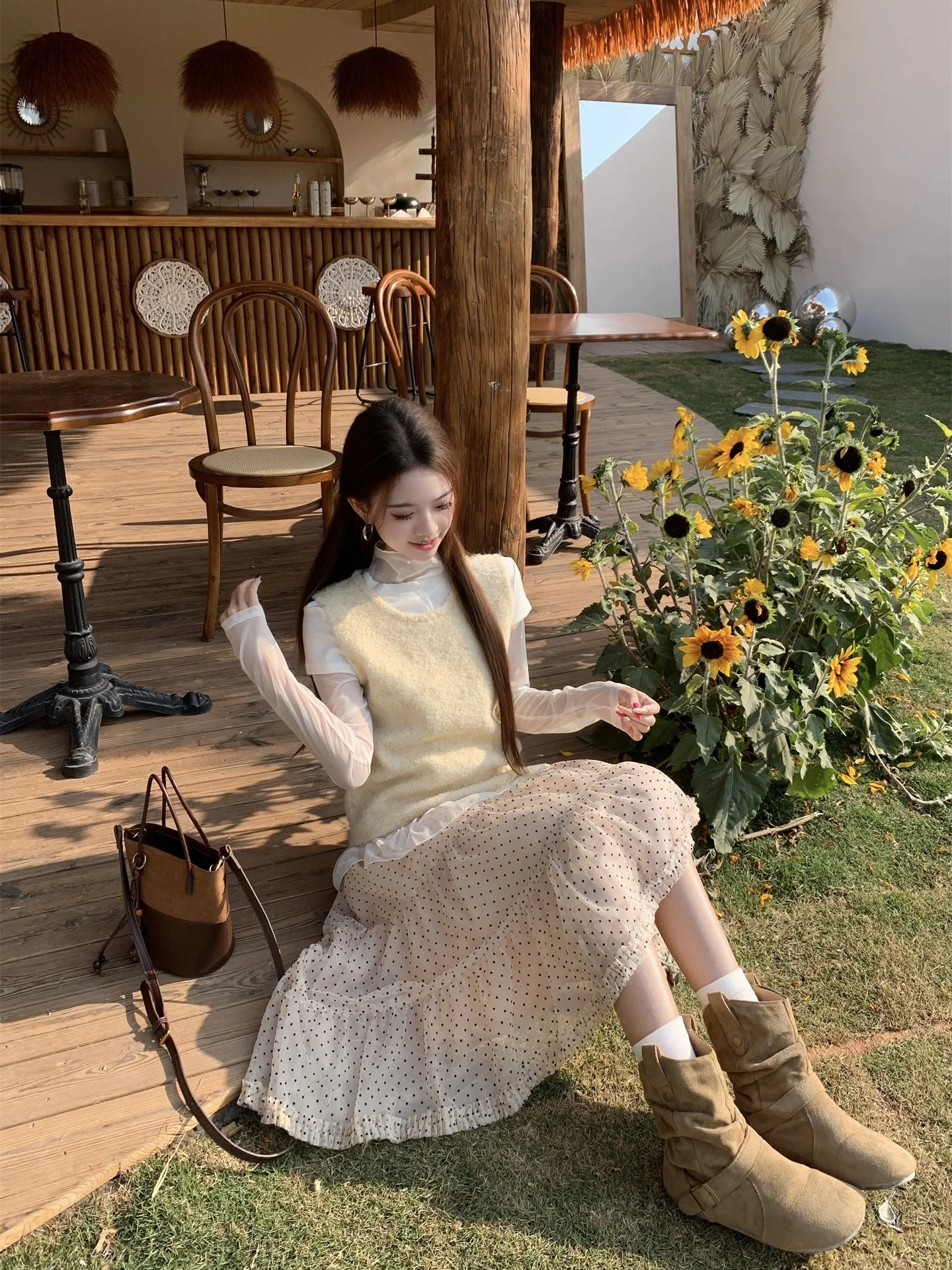 Yellow Knitted High Collar Long Sleeve Mesh T-Shirt Women's Gentle Wind Set Polka Dot Half Skirt Three Piece Set Fashion Ense...
Yellow Knitted High Collar Long Sleeve Mesh T-Shirt Women's Gentle Wind Set Polka Dot Half Skirt Three Piece Set Fashion Ense...