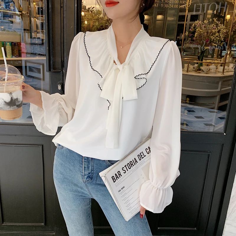 Korean version of women's new V-neck long-sleeved solid color chiffon strappy chiffon shirt
Korean version of women's new V-neck long-sleeved solid color chiffon strappy chiffon shirt