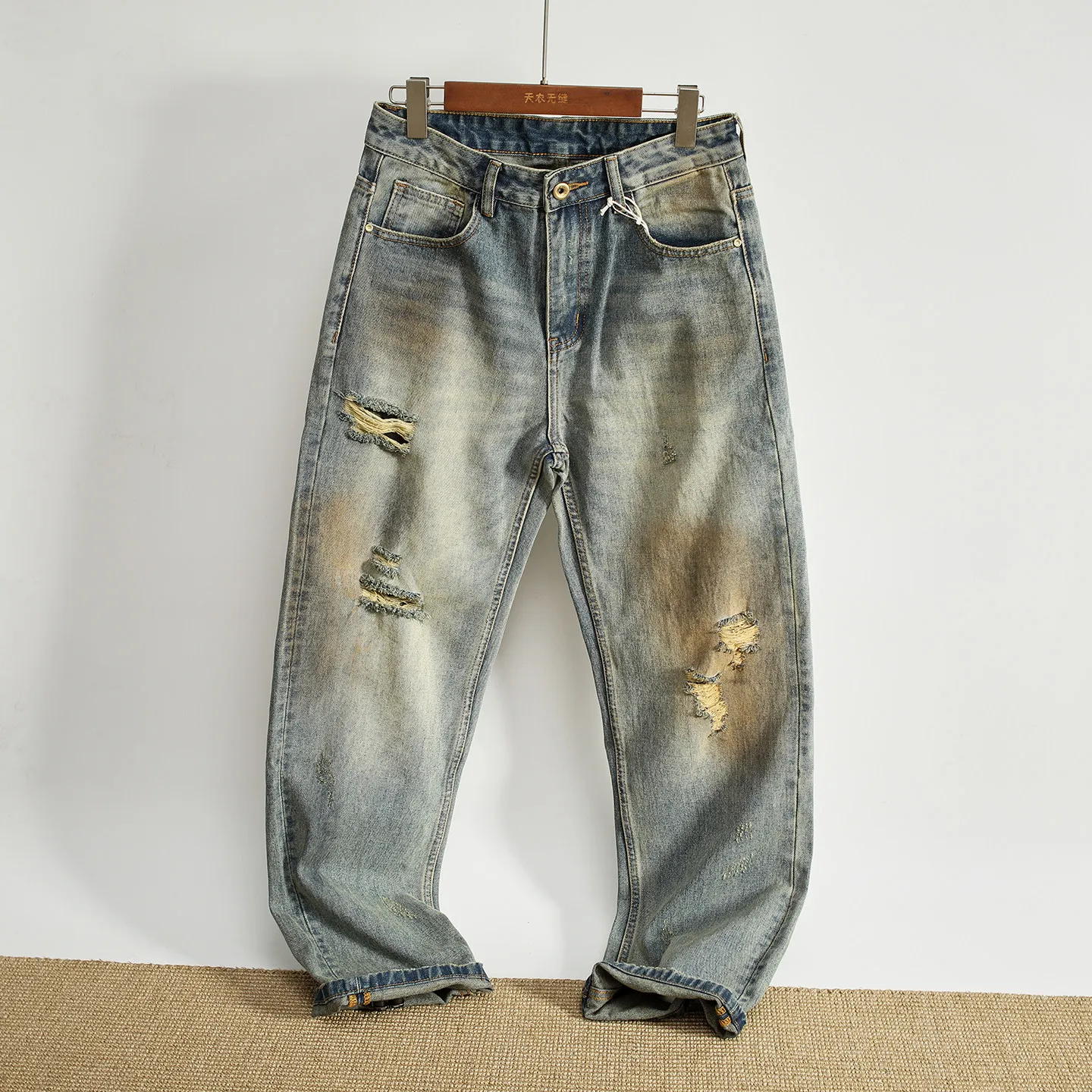 2026 Spring and Autumn New American Retro Heavyweight Ripped Denim Men's Fashion Washed Distressed Straight Tapered Casual Jeans
2026 Spring and Autumn New American Retro Heavyweight Ripped Denim Men's Fashion Washed Distressed Straight Tapered Casual Jeans