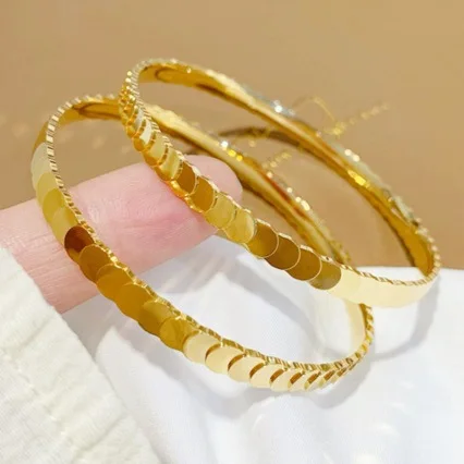 Women's 24K Gold (AU999) Mermaid Scale Disc Bracelet | Openwork scale discs, micro-diamond glow with magnetic closure 
Women's 24K Gold (AU999) Mermaid Scale Disc Bracelet | Openwork scale discs, micro-diamond glow with magnetic closure