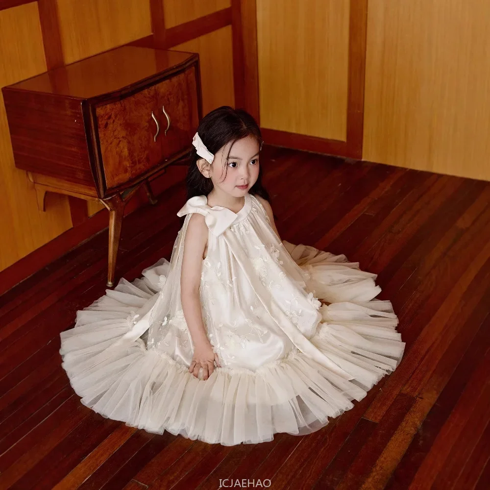 Wed Dress 2025 New Summer Girls 3D Flower Gown Trendy Children Formal Outfit Princess Costume Halter Neck Fashion Kids Party
Wed Dress 2025 New Summer Girls 3D Flower Gown Trendy Children Formal Outfit Princess Costume Halter Neck Fashion Kids Party