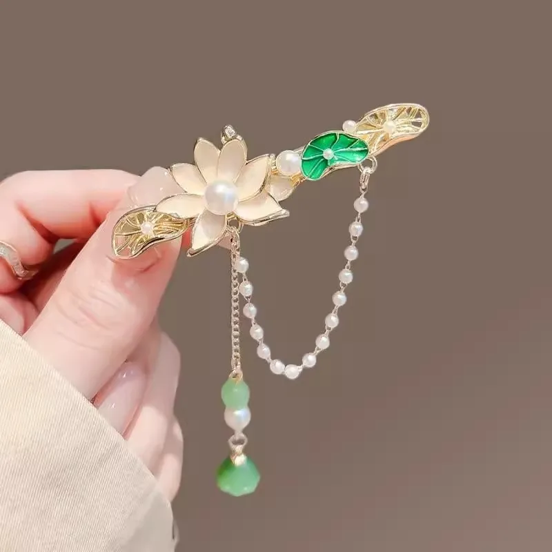 Ancient Style Lotus Pearl Tassel Hairpin Retro Side Clip Hanfu Ancient Costume Accessories Headdress
Ancient Style Lotus Pearl Tassel Hairpin Retro Side Clip Hanfu Ancient Costume Accessories Headdress