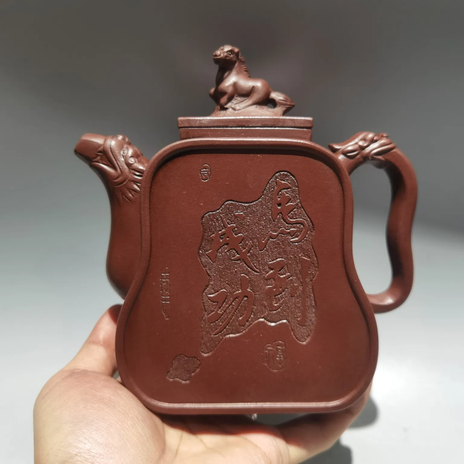 6"Yixing Purple Clay Pot Horse statue cover Dragon handle Pot Gourd Shaped Pot Kettle Teapot Pot Tea Amass wealth Ornaments
6"Yixing Purple Clay Pot Horse statue cover Dragon handle Pot Gourd Shaped Pot Kettle Teapot Pot Tea Amass wealth Ornaments