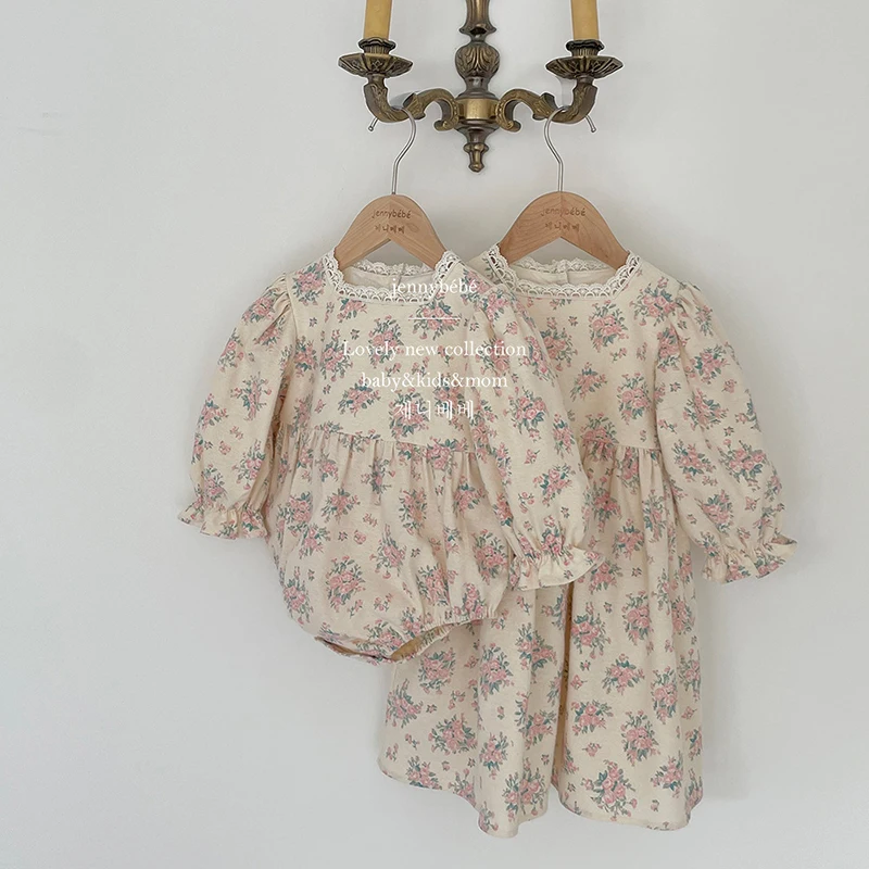 Royal Style Princess Square Lace Neck Rompers Cute Floral Kids Party Dress High Quality New Born Baby Spring Clothing 0-24M
Royal Style Princess Square Lace Neck Rompers Cute Floral Kids Party Dress High Quality New Born Baby Spring Clothing 0-24M