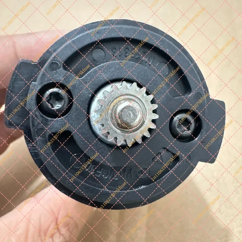 OEM Drive Motor (18-Tooth) N279939 / N362741 / N440316 for DEWALT DCD771 & DCD776 | Power Tool Replacement Parts
OEM Drive Motor (18-Tooth) N279939 / N362741 / N440316 for DEWALT DCD771 & DCD776 | Power Tool Replacement Parts