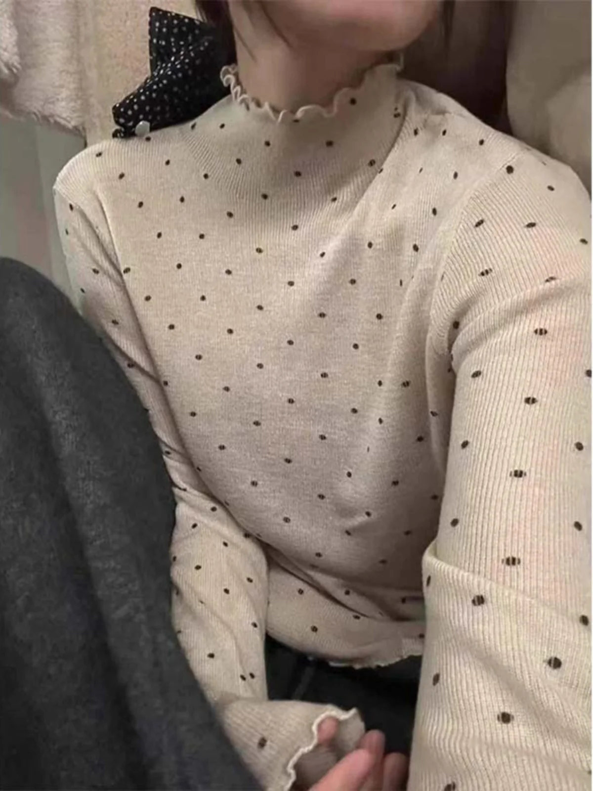 Женский трикотажный пуловер Slim Fit в горошек с высоким воротником, стандартной длиной рукава, осенне-зимний
Женский трикотажный пуловер Slim Fit в горошек с высоким воротником, стандартной длиной рукава, осенне-зимний