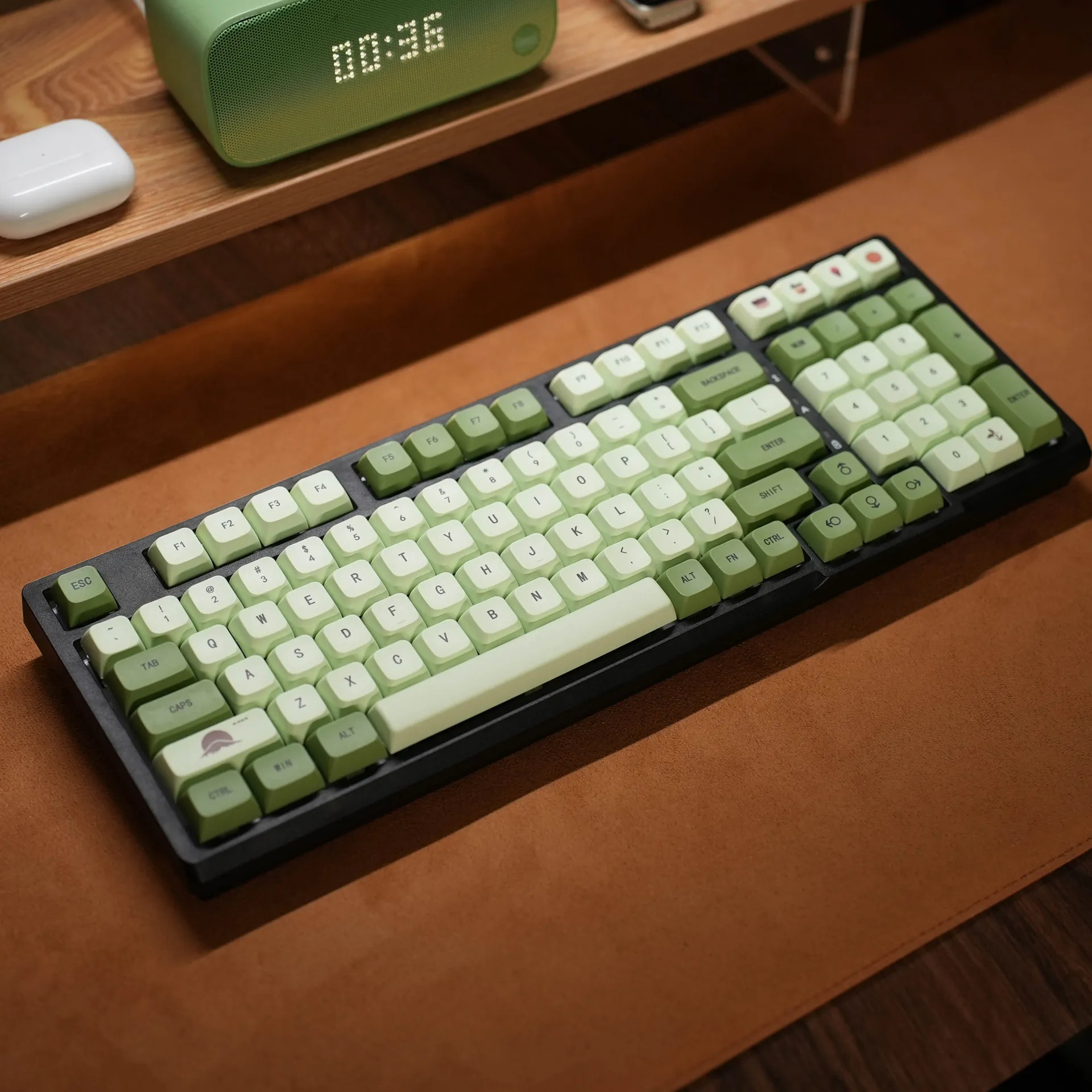 Зеленая игровая клавиатура Matcha, 121-клавишные колпачки для механической клавиатуры, милые аксессуары на заказ, колпачки для клавиш, офисная работа, дом
Зеленая игровая клавиатура Matcha, 121-клавишные колпачки для механической клавиатуры, милые аксессуары на заказ, колпачки для клавиш, офисная работа, дом